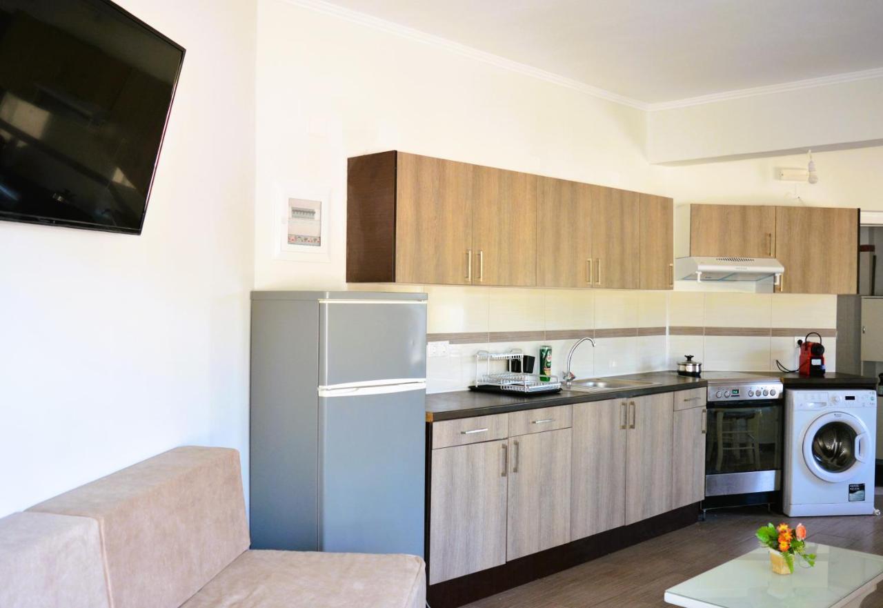 Tarmaros Apartments Sissi Екстериор снимка