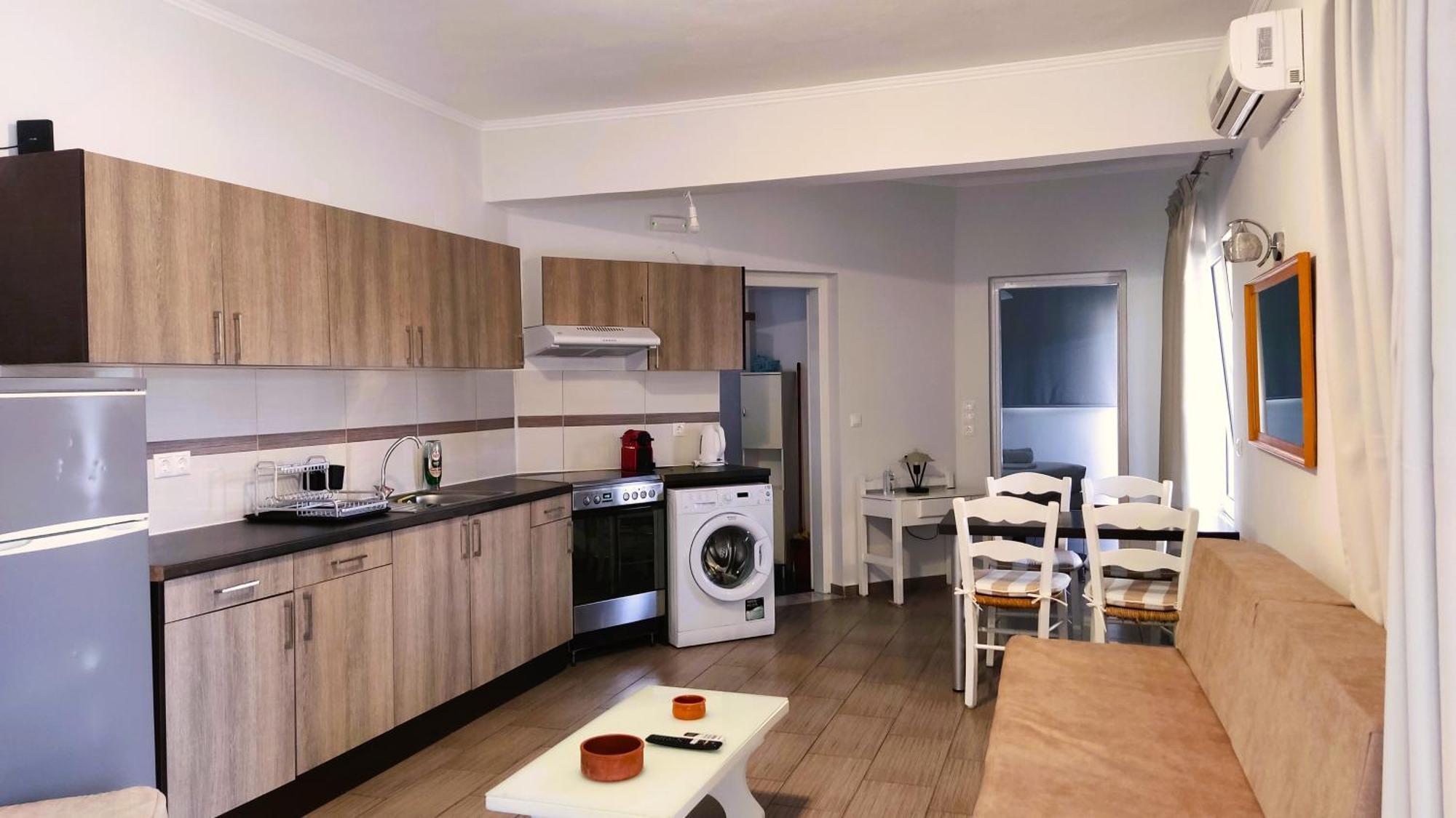 Tarmaros Apartments Sissi Екстериор снимка