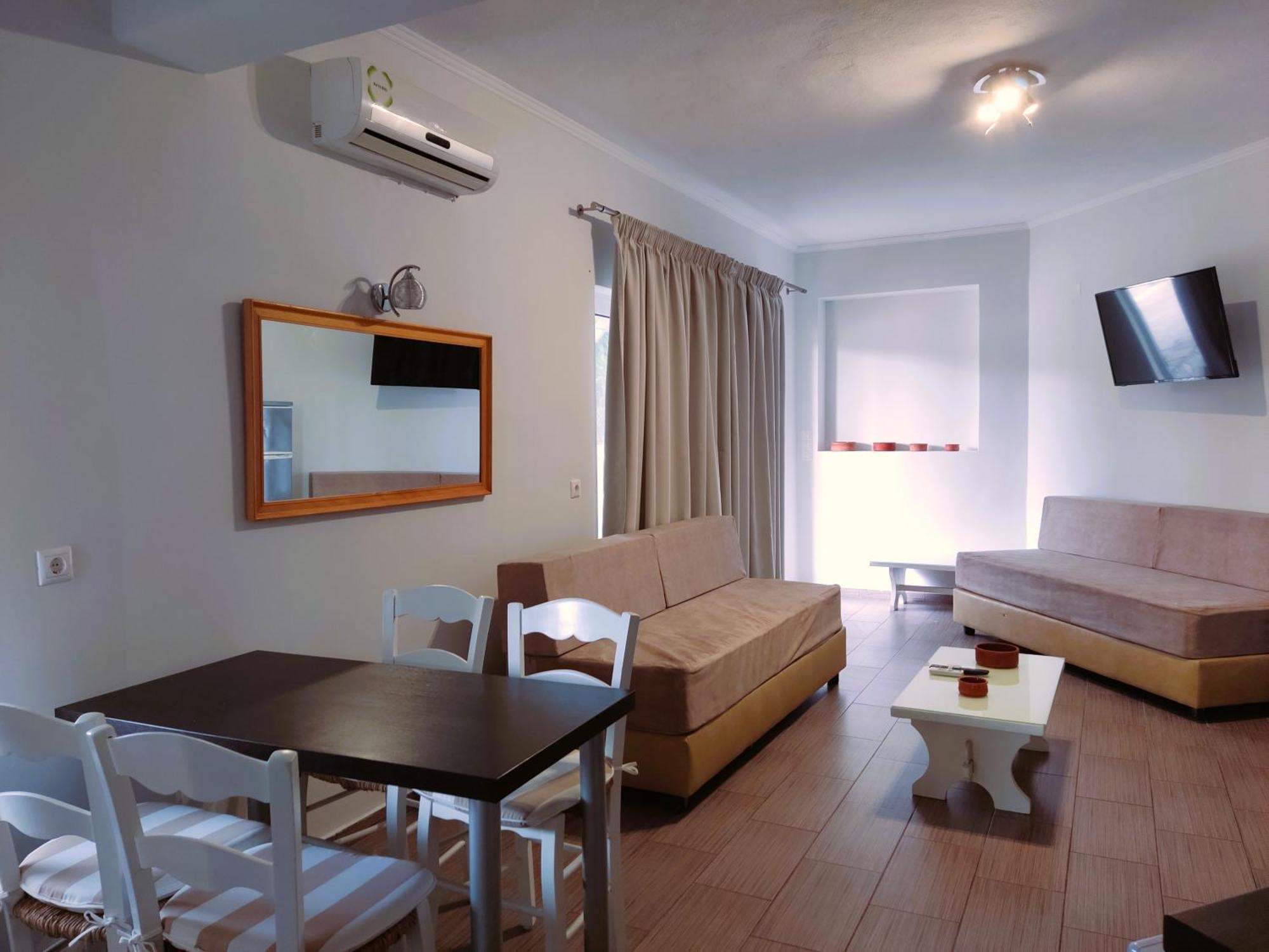 Tarmaros Apartments Sissi Екстериор снимка